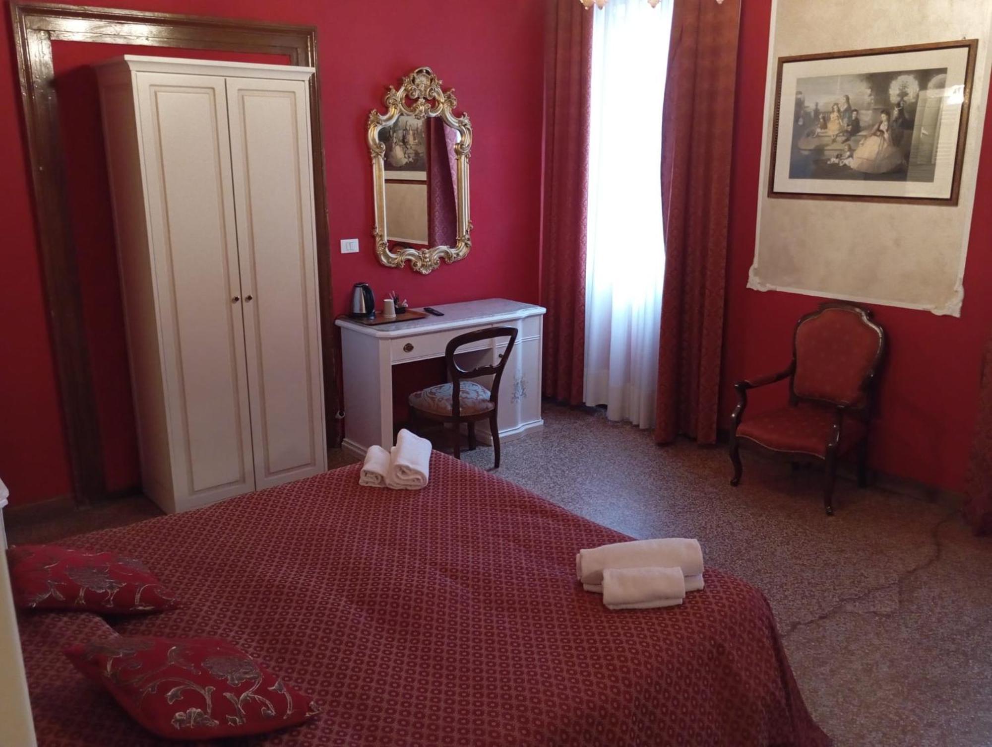 Palazzo Lion Morosini - Check In Presso Locanda Ai Santi Apostoli เวนิส ภายนอก รูปภาพ