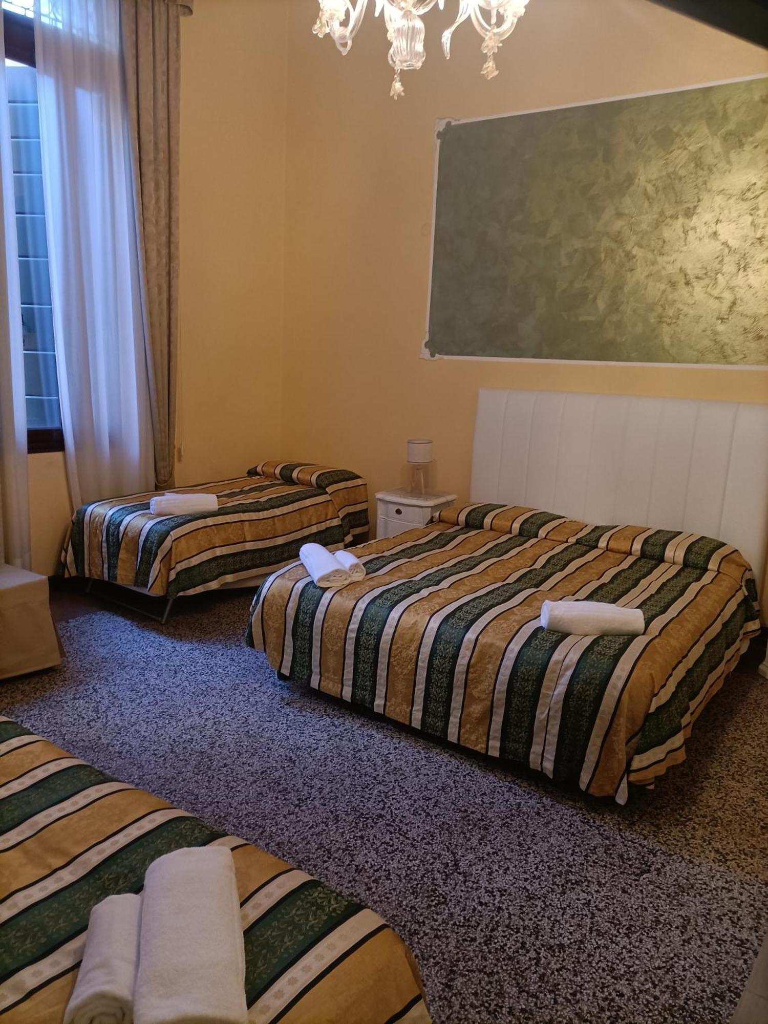 Palazzo Lion Morosini - Check In Presso Locanda Ai Santi Apostoli เวนิส ภายนอก รูปภาพ